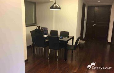2 brm apt in Jing'an Area, line 7